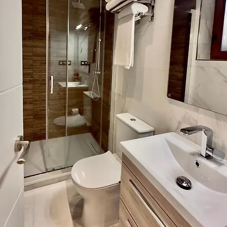 Singular Cotton Apartment