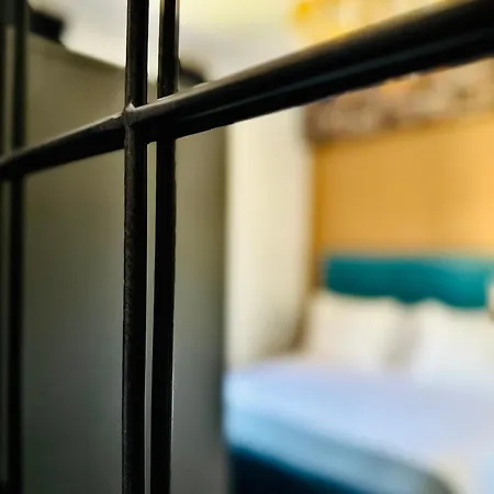 Singular Cotton Apartment Granada