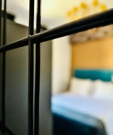 Singular Cotton Apartment *