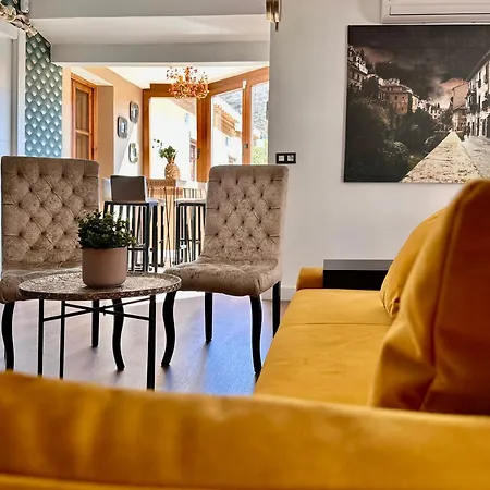 Singular Cotton Apartment